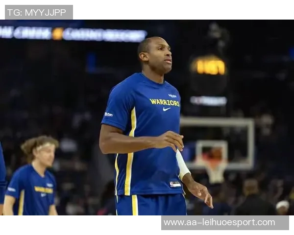 老将霍福德因右腿筋拉伤缺席第四节将进入每日观察状态