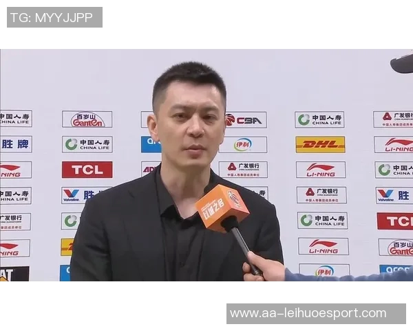 杨鸣被驱逐引发媒体热议其高昂斗志与潜在惩罚成焦点