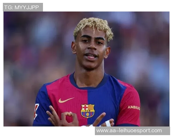 内马尔健身房自拍照引发热议展现运动激情与坚持不懈的决心